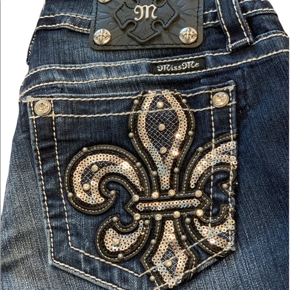 MISS ME Signature Boot Embellished Fleur De Lis Jeans - Picture 2 of 11